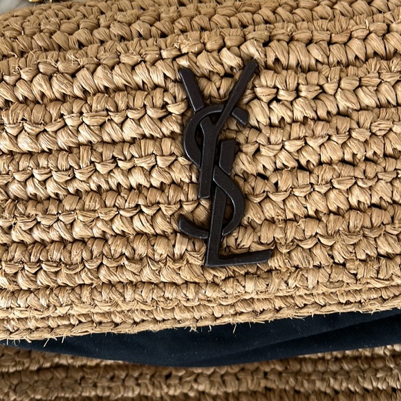 Sold! Sold!📍 - Picture 11 of 12